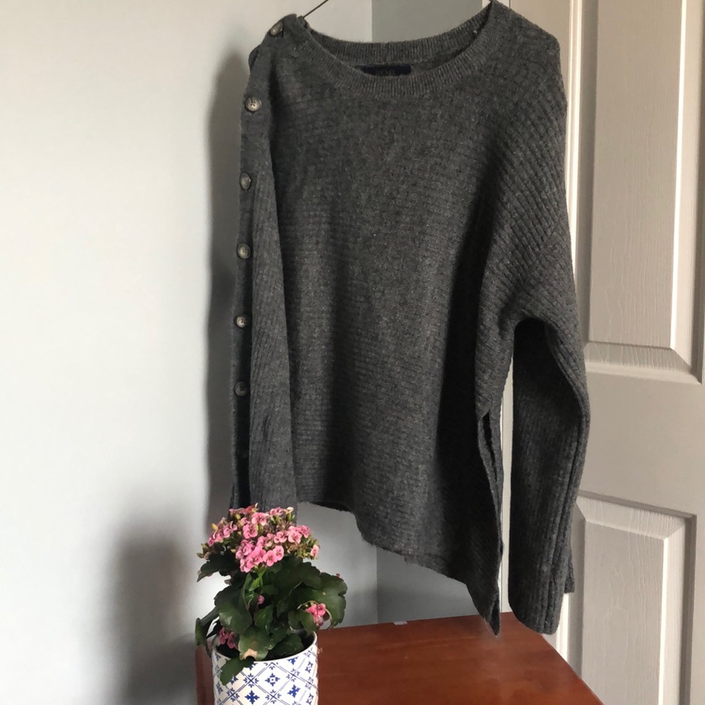 Rachel Roy// gray sweater